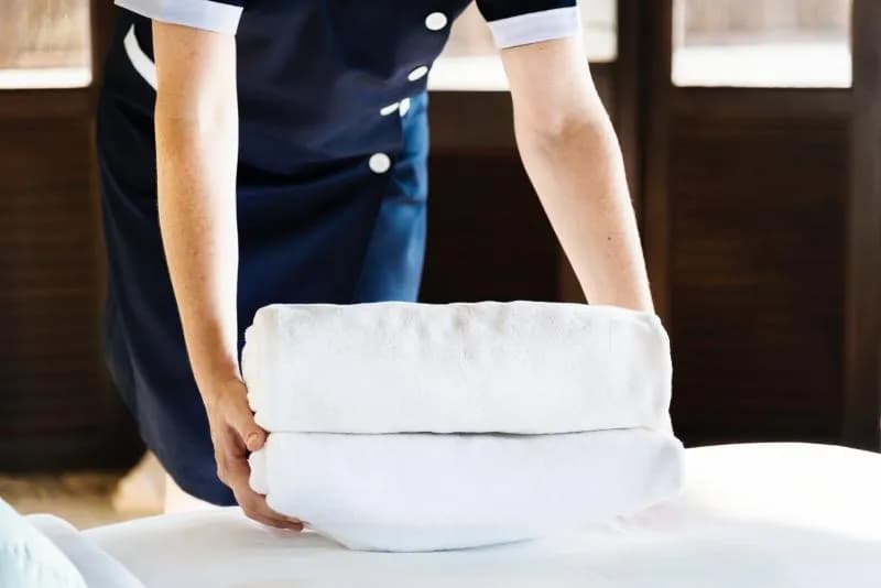 Jak napisać opinie o hotelu, aby uniknąć typowych błędów?